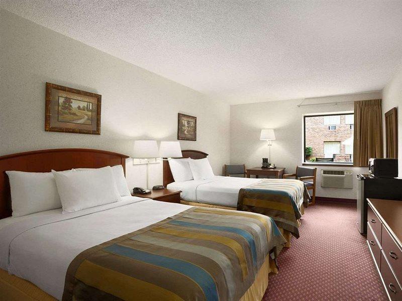 Days Inn By Wyndham Middletown Exteriör bild