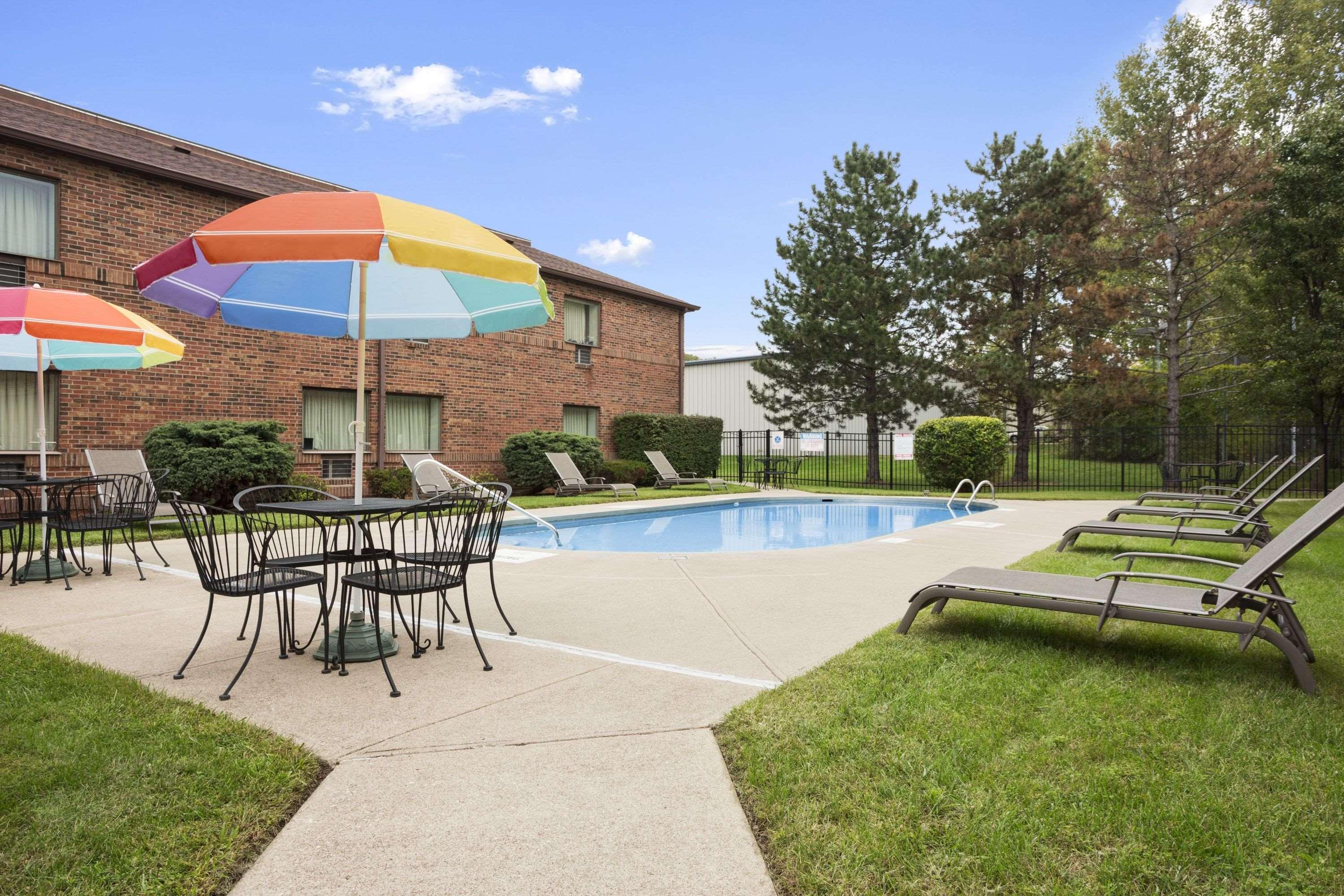 Days Inn By Wyndham Middletown Exteriör bild
